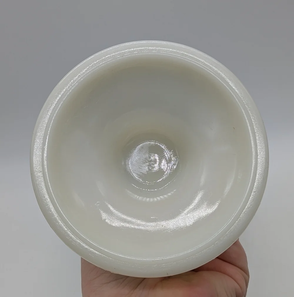 Vintage Anchor Hocking Off White Ruffle Edge Hobnail Glass Trumpet Vase - Picture 6 of 8